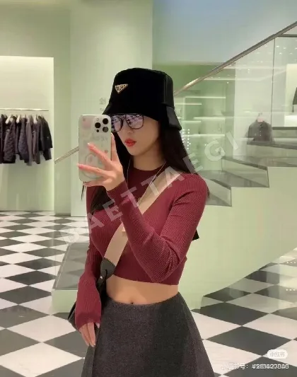 프라다 벨벳 야구모자 84914
