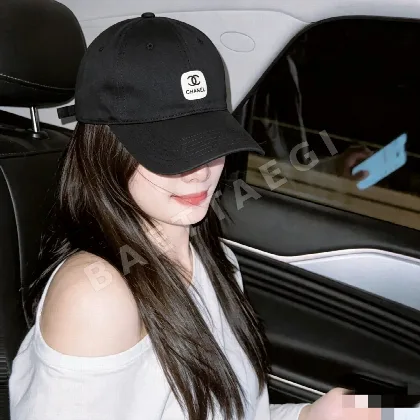 샤넬 심플 로고 야구모자 185373