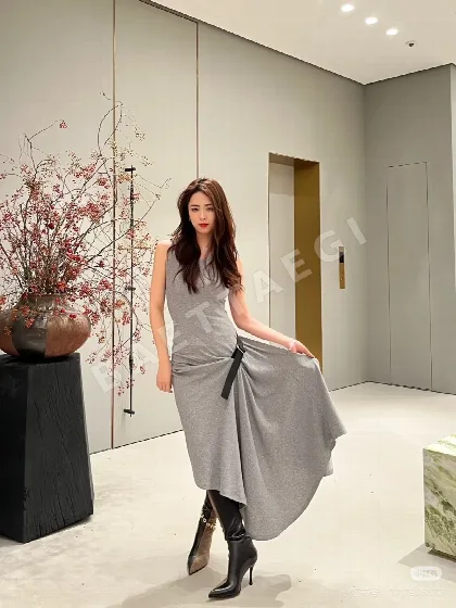 로에베 허리 주름 벨트 여성 원피스 96689
