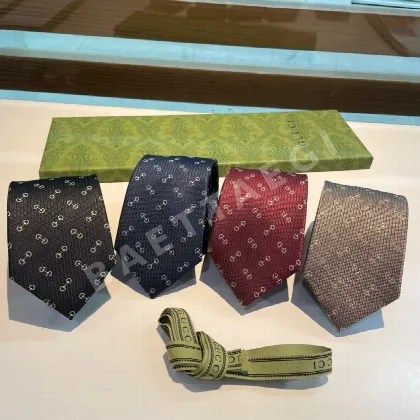 구찌 스몰 G 자카드 실크 넥타이 111904