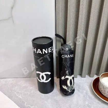 샤넬 5단 접이식 우산 85378