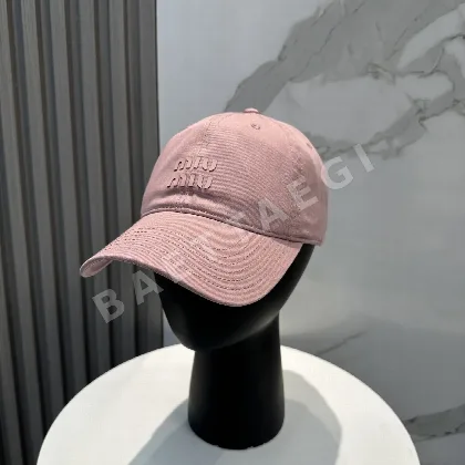 미우미우 컬러 포인트 베이스볼 캡 185820