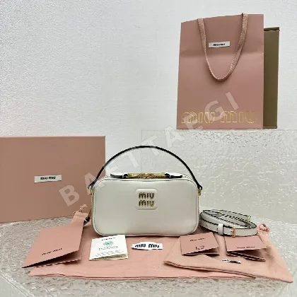 미우미우 가방 68239