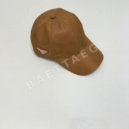 프라다 로고 자수 야구모자 118542