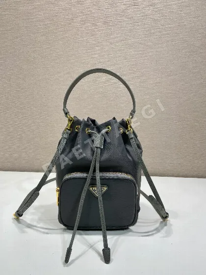 프라다 나일론 핸드백 1BH038