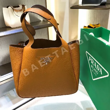 프라다 송아지가죽 버킷백 1BG335 128306