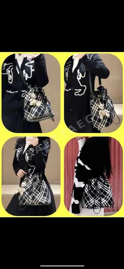 버버리 흑백 체크 패턴 가방 39898