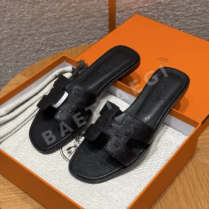 에르메스 오란 블랙 타조 가죽 샌들 98036