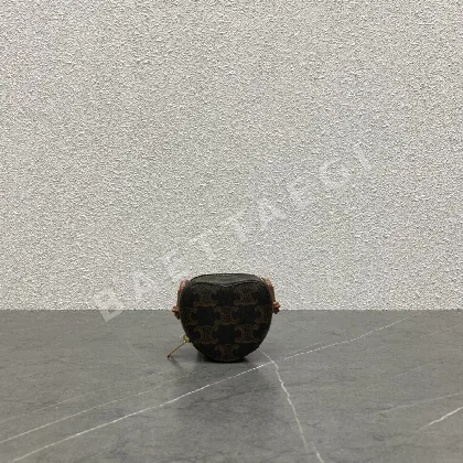 셀린느 하트 모노그램 가방 149894