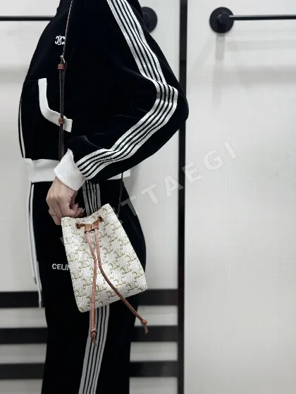 셀린느 세일러 슈마이용 미니 물통 가방 86390
