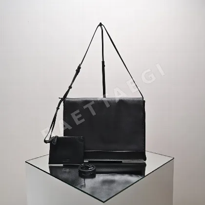 더로우 워터 다이드 램스킨 메신저백 75825