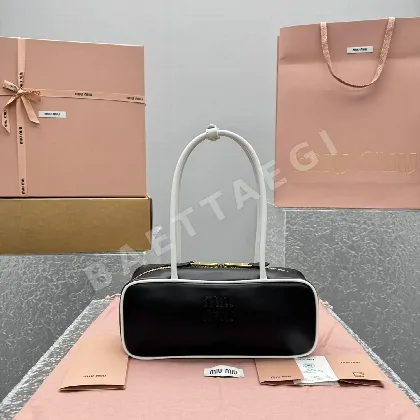 미우미우 컬러 블록 롱 핸들 가방 68381