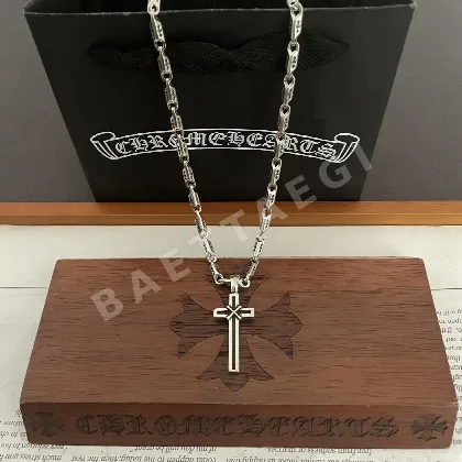 크롬하츠 레트로 크로스 장식 목걸이 126634