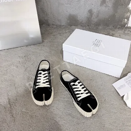 마르지엘라 타비 스플릿토 캔버스 신발 9072