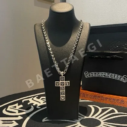 크롬하츠 크로스 펜던트 목걸이 124960