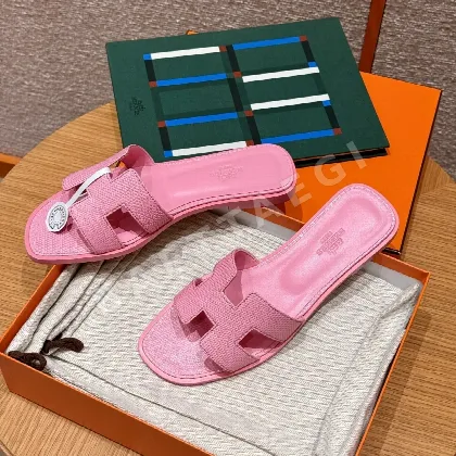 에르메스 오란 도마뱀 가죽 샌들 117536