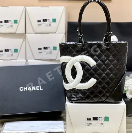 샤넬 클래식 캔펜 가죽 가방 132482
