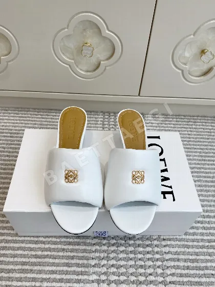 로에베 아나그램 키튼힐 샌들 41770