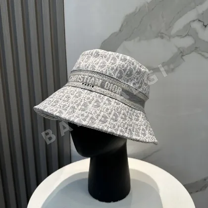 디올 양면 자수 로고 버킷햇 133715