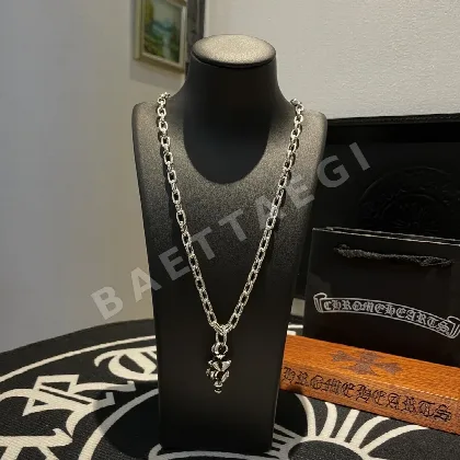크롬하츠 레터 펜던트 목걸이 125624