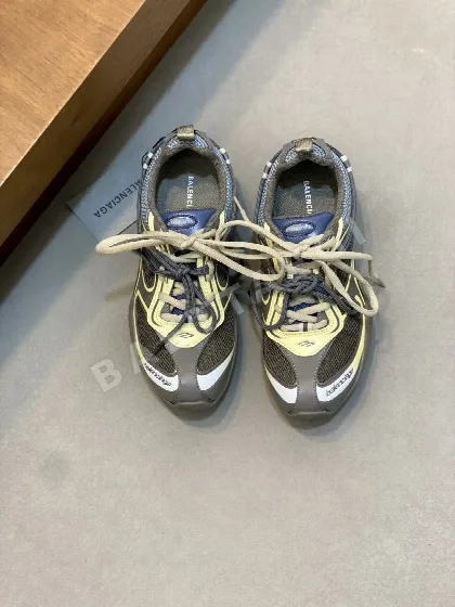 발렌시아가 레이더 메시 스니커즈 83947