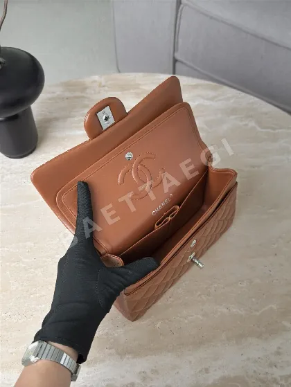 샤넬 램스킨 카라멜 은장 가방 33127