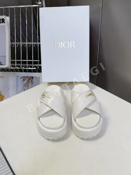 디올 플랫폼 샌들 98710