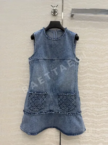 샤넬 빈티지 워싱 데님 자수 민소매 원피스 6539
