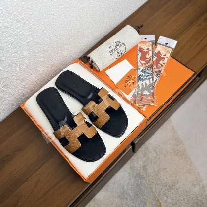 에르메스 오란 샌들 104857