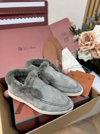 로로피아나 코요테 퍼 하이컷 로퍼 93294