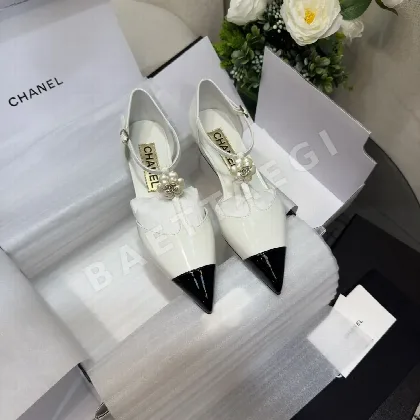 샤넬 카멜리아 웨지 샌들 94182