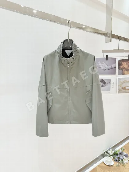 보테가베네타 라펠 컬러 램스킨 여성 자켓 185264
