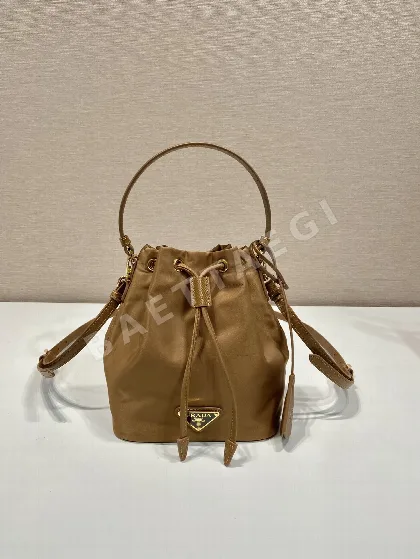 프라다 나일론 버킷백 1BE067 67041