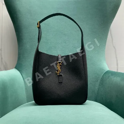 생로랑 호보 스몰 언더암 가방 713938