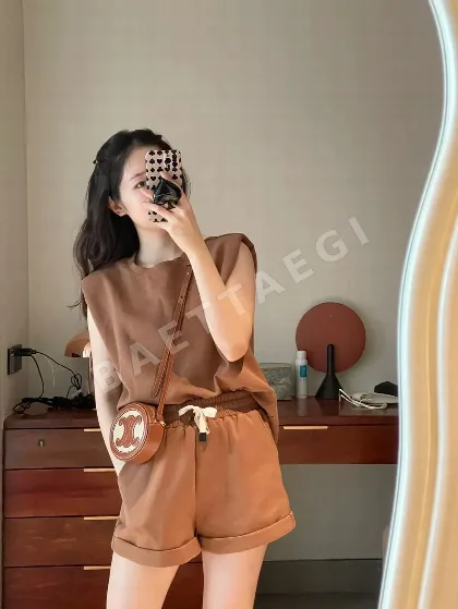 셀린느 작은 달 모양 가방 86266