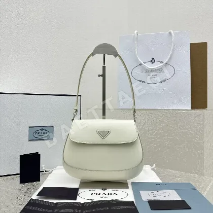 프라다 클레오 언더암 가방 136599