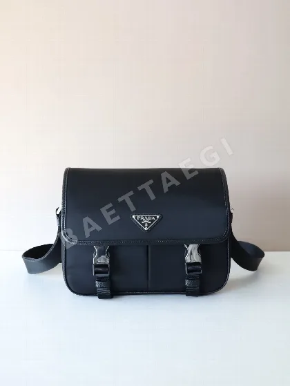 프라다 나일론 메신저 숄더백 2VD769