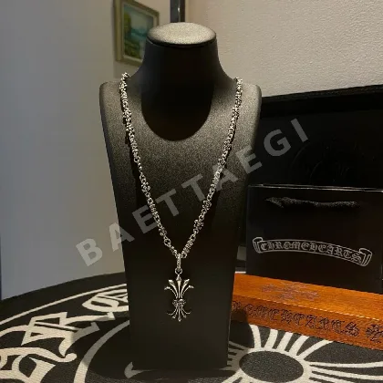 크롬하츠 크로스 플라워 펜던트 목걸이 125485