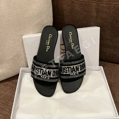 디올 Dway 여성 블랙 자수 플랫 샌들