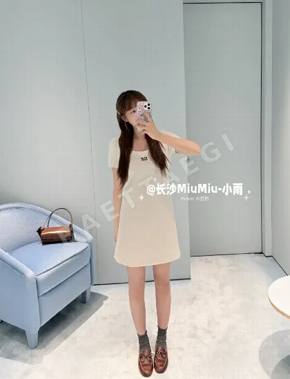 미우미우 본가죽 로고 반소매 허리 타이 코튼 원피스 101543