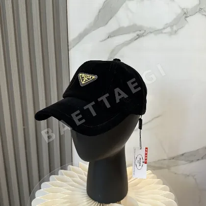 프라다 밍크 퍼 베이스볼캡 119048