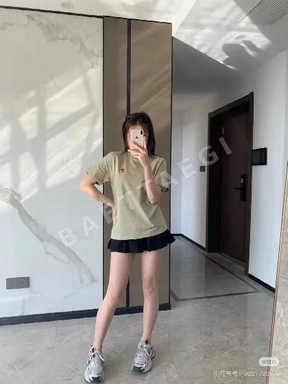 아미 하트 자수 여성 반팔 티셔츠 137731