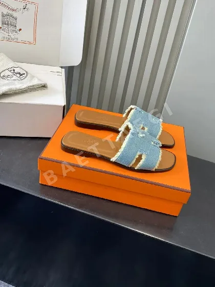 에르메스 H 로고 클래식 오란 슬리퍼 95678