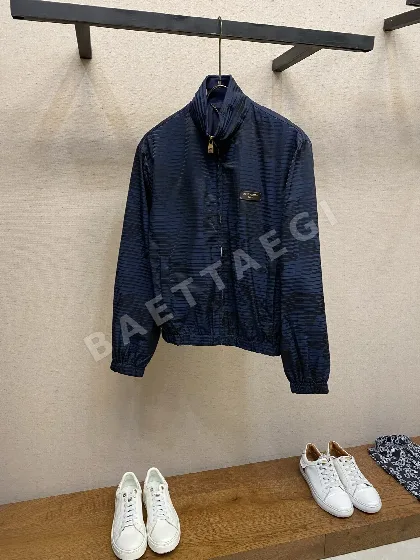 루이비통 뉴스트라이프 클로버 로고 남성 스탠드카라 자켓 148361