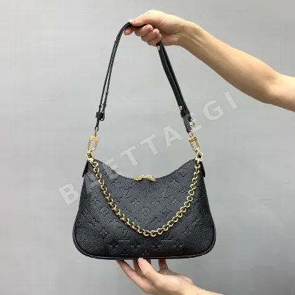 루이비통 크루아상 블랙 가죽 가방 M12930