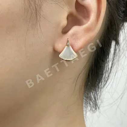 불가리 화이트 머더오브펄 부채꼴 귀걸이 64876