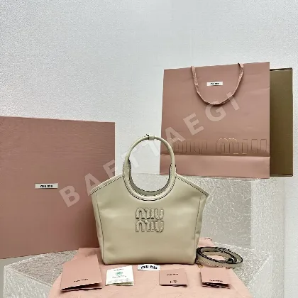 미우미우 살구색 가죽 스몰 언더암백 68080