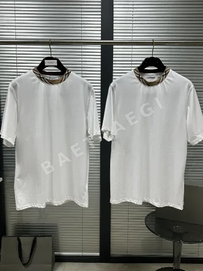 버버리 체크 라운드넥 남성 반팔 티셔츠 142933