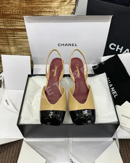샤넬 스퀘어 토 컬러 블록 청키 힐 샌들 80118