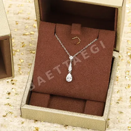 쇼메 조제핀 티어드롭 목걸이 69763